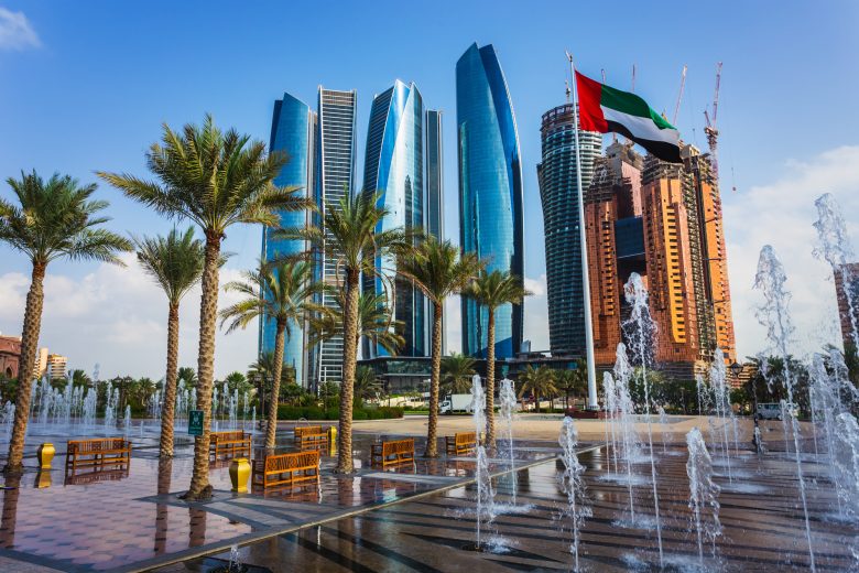Inside Dubai Courts Notary Public — What Really Happens at the Counter